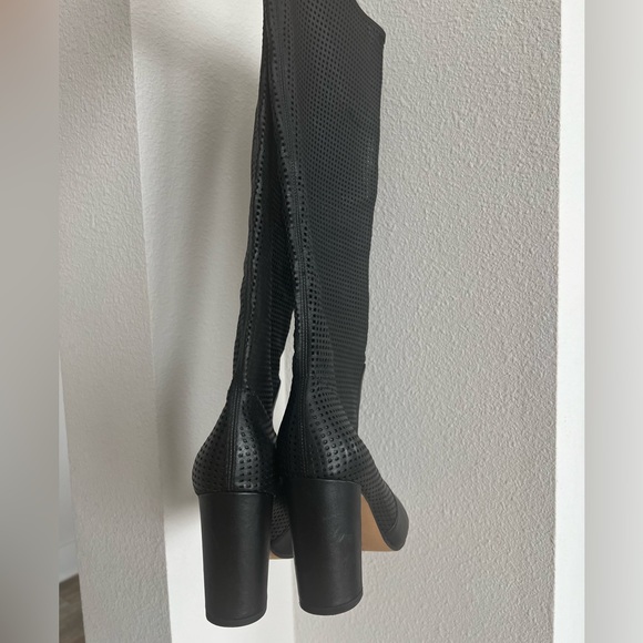 Vince Camuto Secillia Perforated Black Leather Tall Heeled Boots 7.5, 38 - Picture 3 of 3